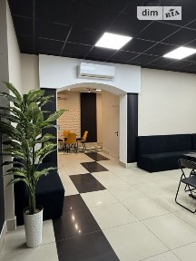 Продаж комерційного приміщення на вул. Соборна 71, площа 67.7 кв. м • ID 34790830