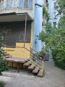 Фасадный офис в Одессе. Можно под аптеку