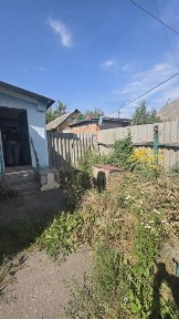 Здам півбудинку з окремим двором