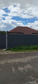 Дом новострой поселок Высокий со своим прудом.