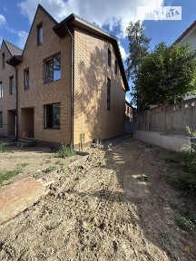Продаж 2 поверхового таунхауса з ділянкою на 2.8 сотки, 103 кв. м, 4 кімнати, на вул. Висока 12А/5 • ID 34794518