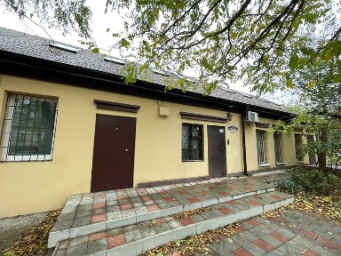 Центр офісна будівля 300 кв. м. гарний стан фасад ціна 950 у.е. /кв. м.