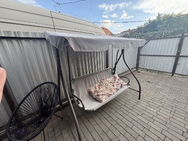 Продаж в центрі напівособняка