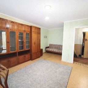 Продаж 1 кімнатної квартири на 4 поверху.