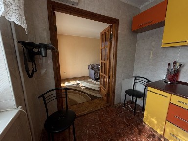 Продаж 2 кк на Генерала Алмазова, ліски