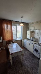 Продається 2-кімнатна квартира п. Полігон.