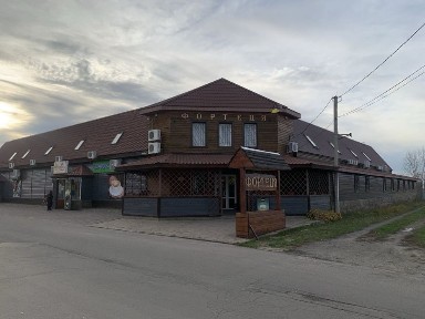 Продам працюючий бізнес-комплекс, площа- 2750 м², ділянка -30сот