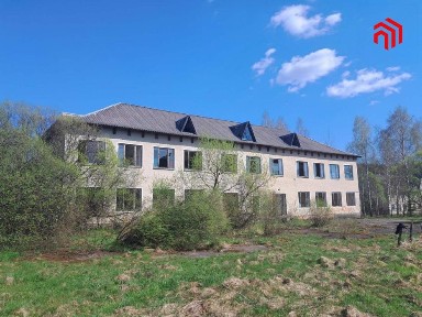 Продаж окремої будівлі 820кв. м, ділянка 30сот