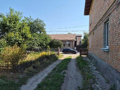 Продам 2-х кімнатну квартиру м. Зміїв. Центр