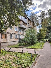 Продам 2 комнатная гостинка метро 23 Августа. Павлово Поле.
