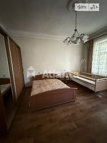 Продаж 3к квартири 95 кв. м на вул. Середня • ID 34793421