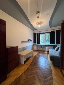 Продам 1-кімн 1,5 квартиру Центр вул Незалежності біля кінотеатру Космос