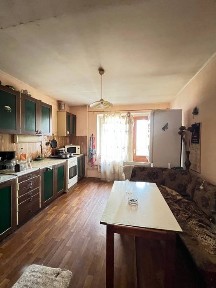 ТЕРМІНОВИЙ. Продаж 4-кімнати. Вул. Тисминецька, 248. Біля АТБ. Цегляний будинок. Все залишається?