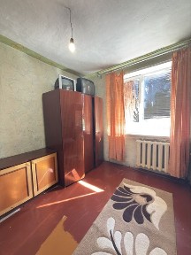 Продаж будинку на дві половини, Нова Балашівка