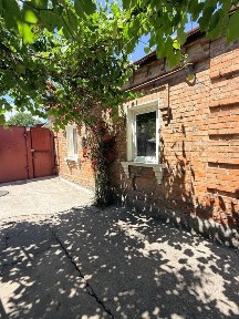 Продам більшу частину будинку Андріївська