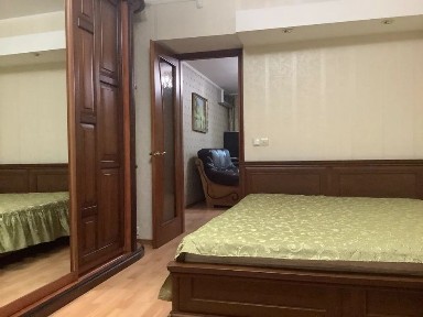 Продам 3к квартиру в кирпичном доме на Титова