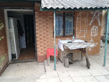 Гостомель, вул. Свято-Покровська, частина будинку свій двір.