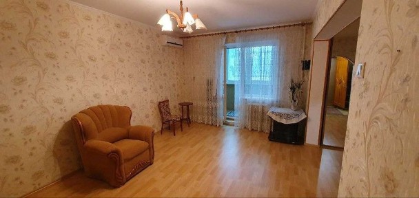 * Затишна 1-кімнатна квартира по вул. Василя Іваниса, 5А