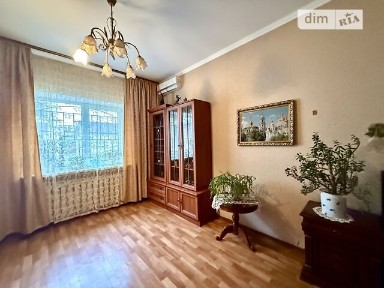Продаж 2 поверхового будинку з ділянкою на 6 соток, 130 кв. м, 3 кімнати, на вул. Новоселів • ID 34802623