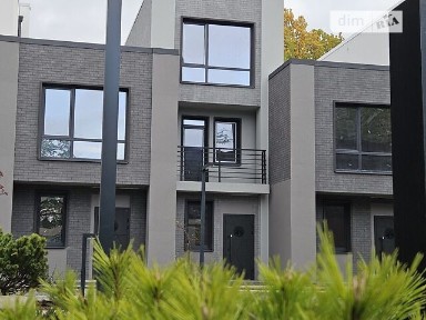 Продаж 3 поверхового таунхауса 55.79 кв. м, 3 кімнати, на вул. Лютнева • ID 34799791