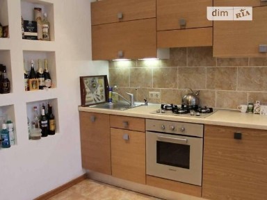 Продаж 3 поверхового будинку з ділянкою на 3.5 сотки, 160 кв. м, 4 кімнати, на вул. Затишна • ID 34799096