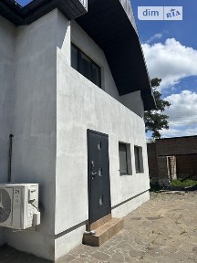 Продаж 2 поверхового будинку з верандою і ділянкою на 8.7 сотки, 340 кв. м, 8 кімнат, на пл. Миру 18 • ID 34795359