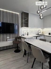 Квартира, 2-кімн., 67 м², Гатне