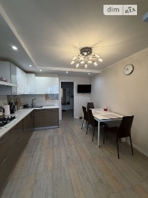 Продаж 3к квартири 83.6 кв. м на вул. Євгена Коновальця 5 • ID 34798227