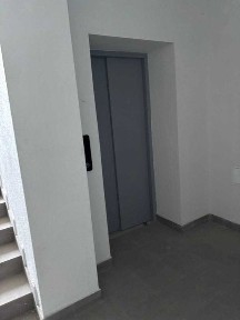 Продається готова до ремонту 1 кімнатна квартира в районі міського парку.