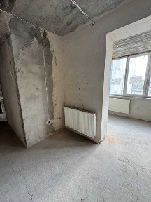 Продам квартиру в центрі з частковим ремонтом