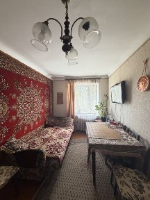 Продається 2 кімнатна квартира на Бердичівській.