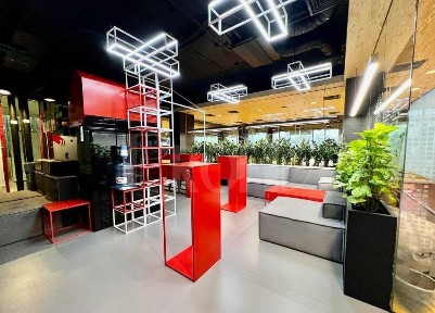 Дизайнерский LOFT с мебелью есть Генератор (1000 м2)