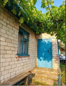 Дачний будинок поруч з лісом!