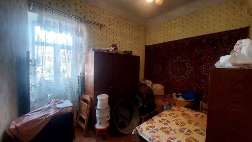 Продам 2-кімнатну квартиру. Пл. Шевченка, 5/14.