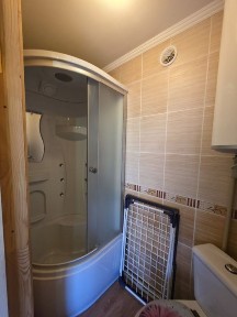 Продаж частини будинку з окремим подвірьям