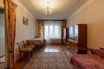 Продаж 2-кімнатної квартири 45.9 м², Будівельників вул., 12