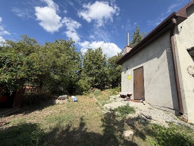 Продаж дачного будинку в с. Промінь і 5 сот землі