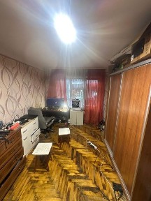 ПРОДАМ 1кв пр. Юбилейный (Универсам) 4/9эт. цена 12 000 у.е.