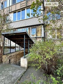 Продаж комерційного приміщення на вул. Турівська, площа 256 кв. м • ID 34810888