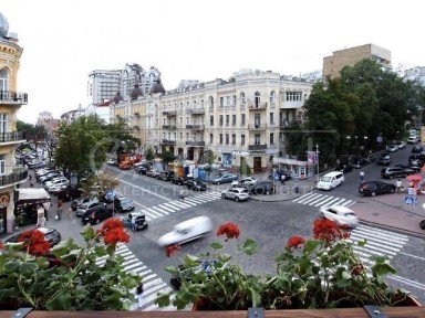 Продаж комерційного приміщення на вул. Хмельницького Богдана, площа 1449 кв. м • ID 34810411