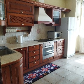 Київ, Євгена Коновальця вул., 32б