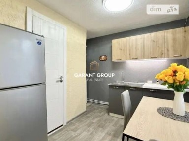 Продаж частини будинку на вул. Платанова, 2 кімнати • ID 34811911