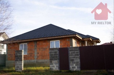 Просторий будинок район вулиці Джерельної - 163 м² на 8 сотках поруч із центром Ужгорода