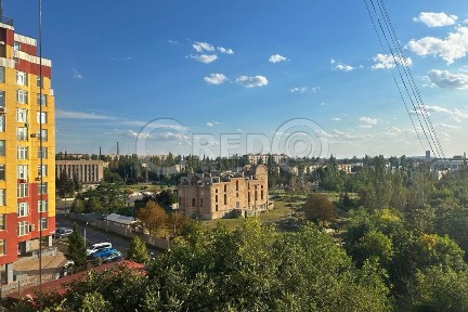 Продаж 3-кімнатної квартири 58.3 м², Володимира Великого вул.