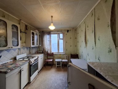Продам 3х кімнатну на 5 Зарічному, біля Терри