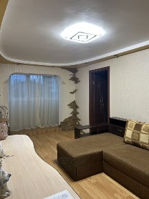 Продам 2 кімнатну квартиру 3/5 з А/О, ремонтом і меблями в самому центрі міста. Початок вулиці Покровська.