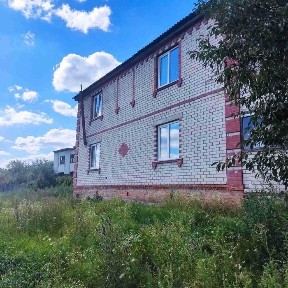 Здається будинок, можна робочим, військовим, тваринки різні