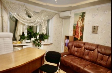 Здам 4 кімнатну квартиру в центрі