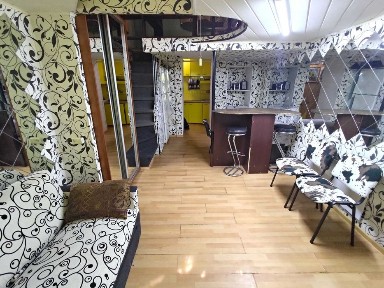 1к. квартира дворівнева, Цертр міста, сучасний ремонт