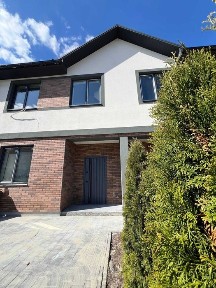 Продам Таунхаус 100м2, Буча, передня окрема ділянка, ГАЗ, центральні комунікації, поруч супермаркет Новус, Школа 5хв пішки, Без Комісії